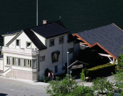 Visit Undredal (Two-Bedroom Apartment)