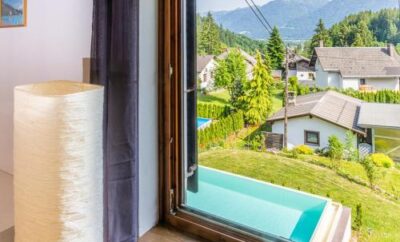 Apartment with Pool View