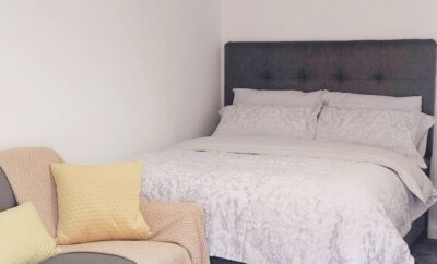 Flat 2 Modern Two Bedrooms home with en-suite, free parking and Netflix