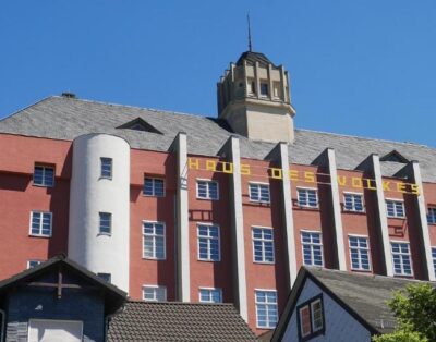 Haus des Volkes – Das Bauhaushotel