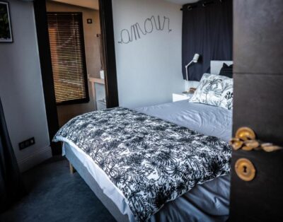 B&B (Chambre Amour) in the Aix countryside