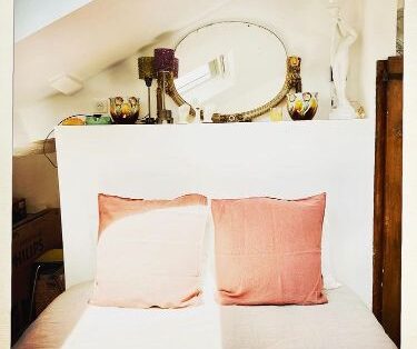 Bedroom 3 & 5 with restaurant & bar