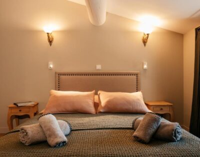 Family Suite in Gargas with vineyard