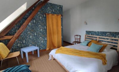 Triple Room with Nouans View with private bathroom