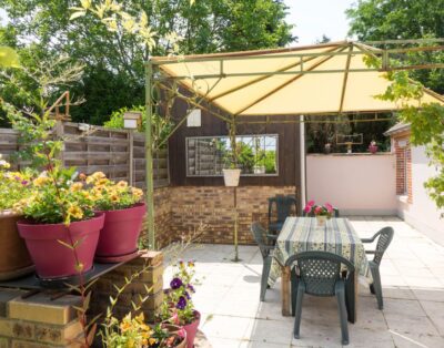 Cottage for 6 person.