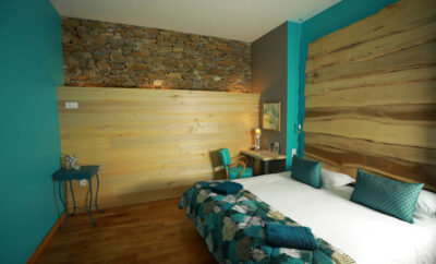 Blue guest room Montbel in Midi-Pyrénées.