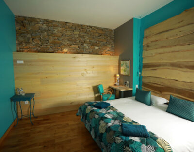 Blue guest room Montbel in Midi-Pyrénées.