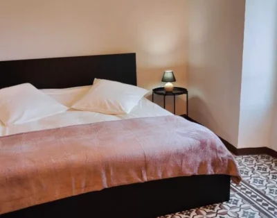 Wolf Knight Suite with private bathroom