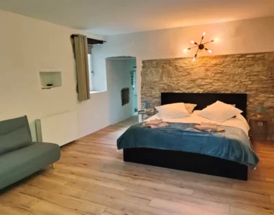 The Dame Isaure Suite