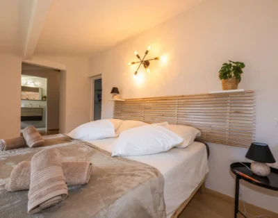 The Knight Clair Room with 2 single bed