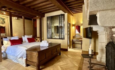 Apartment, shower or bath, toilet, 4 or more bed rooms