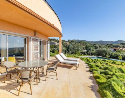 Renovated villa with magnificent view