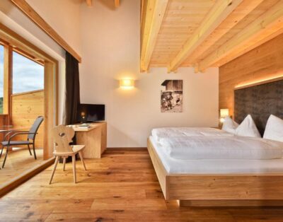 Authentic Alpine Farm Stay with Breathtaking Views