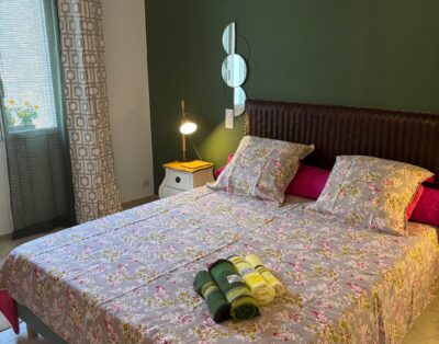 Double room with private bathroom, breakfast included and free car park-Cavalière
