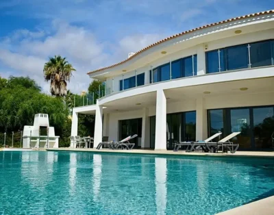 Luxury 5-Bedroom Villa with Infinity Pool & Stunning Sea Views near Galé Beach