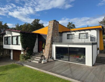 Elegant Designer Villa in a Peaceful Neighborhood