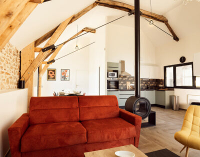 4 Bedroom House with swimming pool, garden