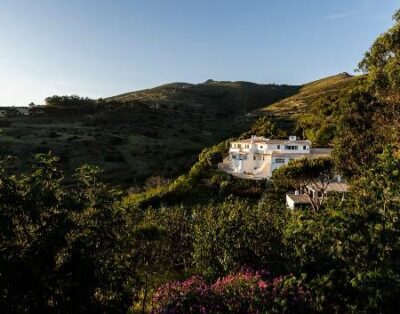 LUXURY VILLA RENTAL IN CASCAIS ON THE SINTRA NATURAL PARK COAST