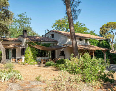 Family home for nature lovers, swimming pool