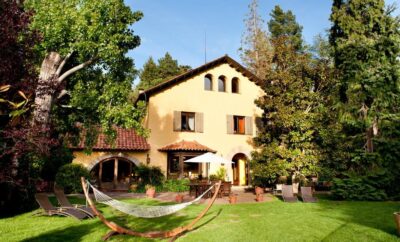 Accommodation with private pool, garden & balcony